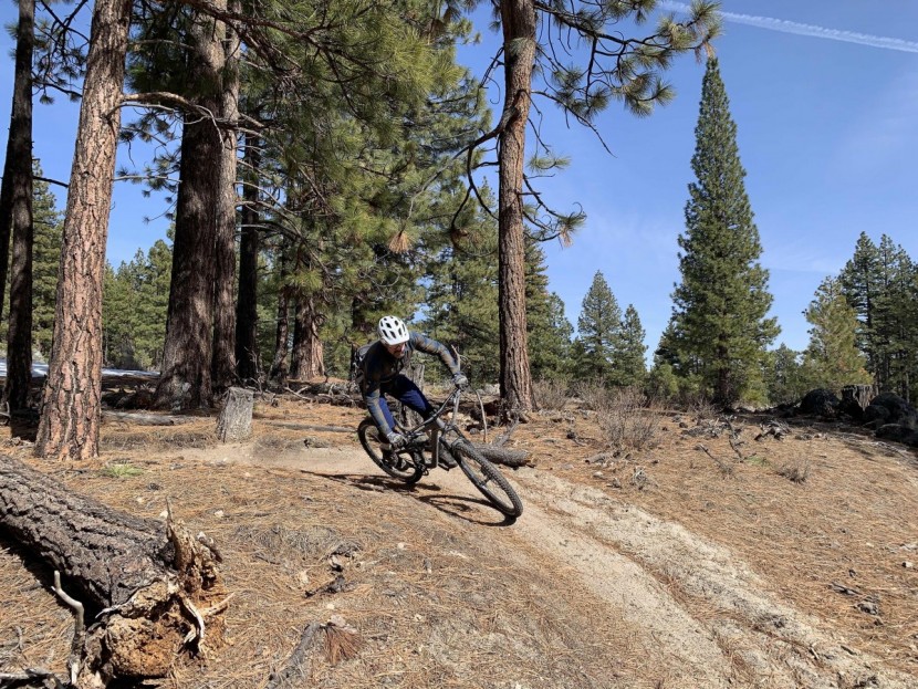 mountain bike saddle - testing the scoop race shallow on a lovely spring day.