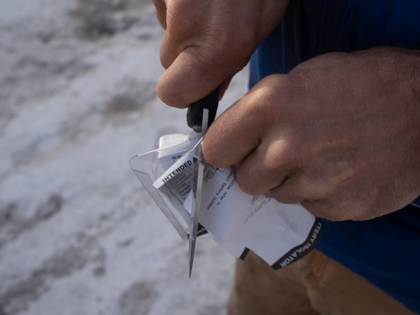 sog flash ii - cutting into a package with the flash ii.