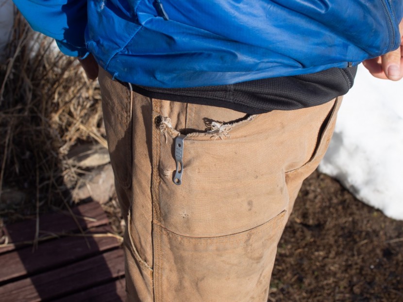 sog flash ii - when you clip the sog flash to your pants only the clip itself is...