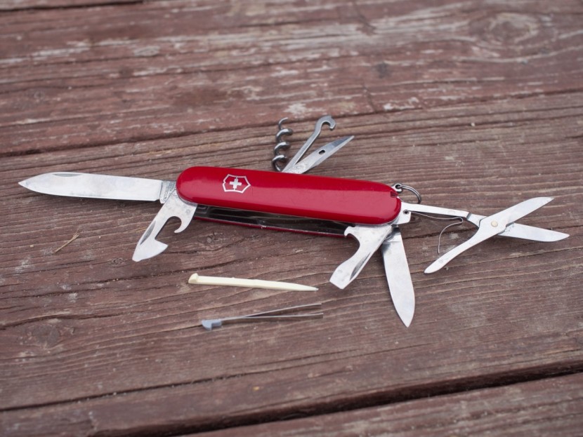 victorinox climber - the selection of tools and functions on the climber.