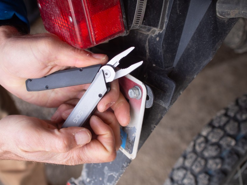 sog baton q4 - this image shows the "semi-collapsed" state of the baton pliers...