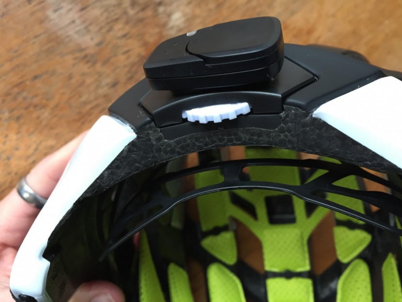 specialized ambush - the fit adjustment dial is integrated into the shell beneath the...