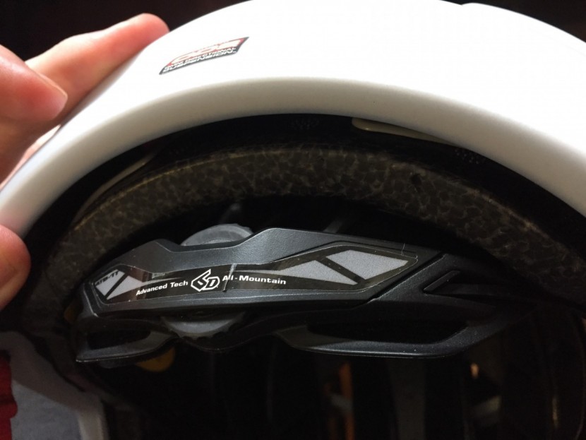 6d atb-1t evo - the outer shell has polycarbonate wrapping around all the eps foam...