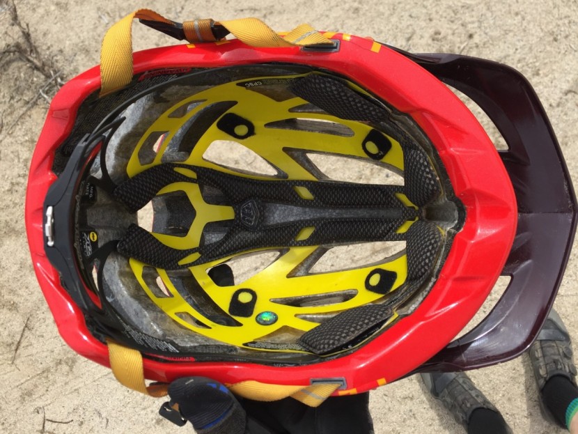 troy lee designs a2 mips - a look inside the a2 mips at the mips liner.