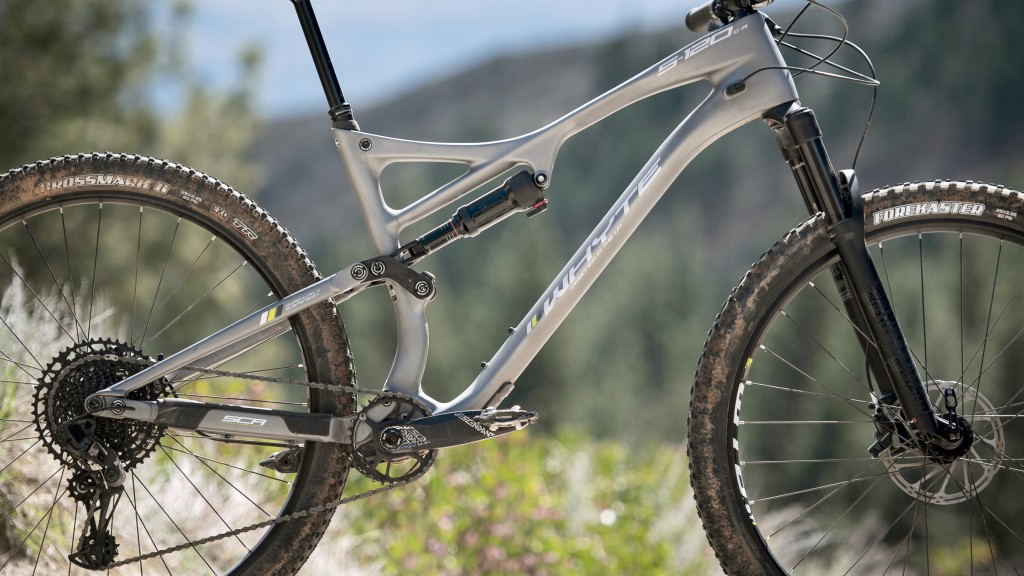 whyte s-120 carbon r - this bicycle has a carbon fiber front triangle and an aluminum rear...