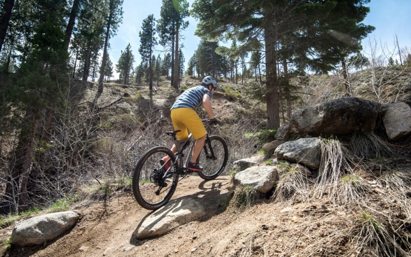 whyte s-120 carbon r - on rocky climbs, it is beneficial to leave the shock's climb switch...