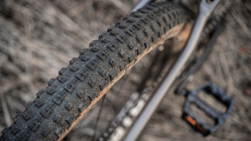the maxxis crossmark ii 2.25-inch rear tire is sketchy. it breaks...