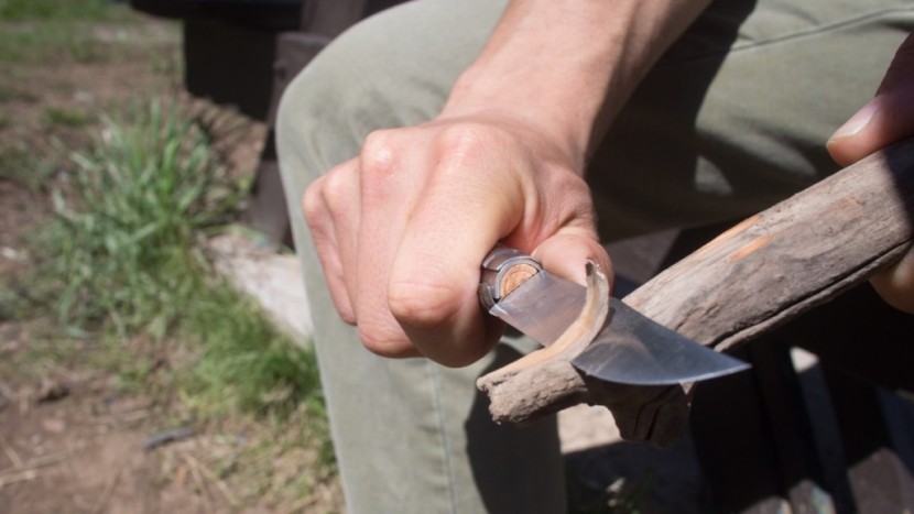 pocket knife - whittle testing the opinel no. 8