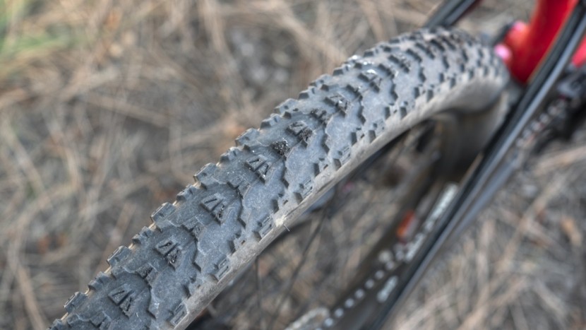 the maxxis ardent 2.25" tires are skinny by today's standards and...