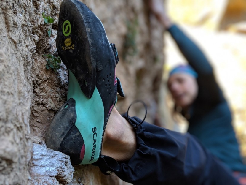 scarpa vapor v for women - heel hooking in the vapor v on another tough warm up in siurana...