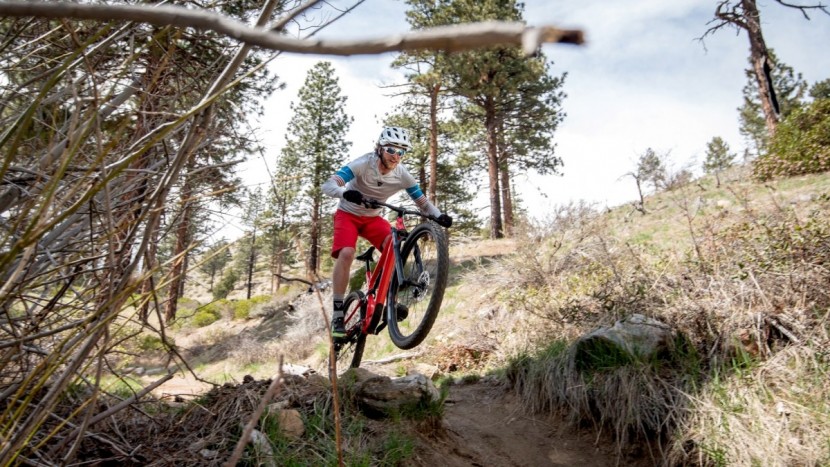 cannondale habit 6 - it likes to go fast but it still likes to play. this bike deserves a...