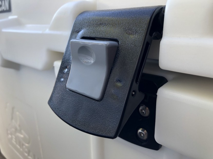 pelican elite wheeled - we love the pelican's  easy to use latches.