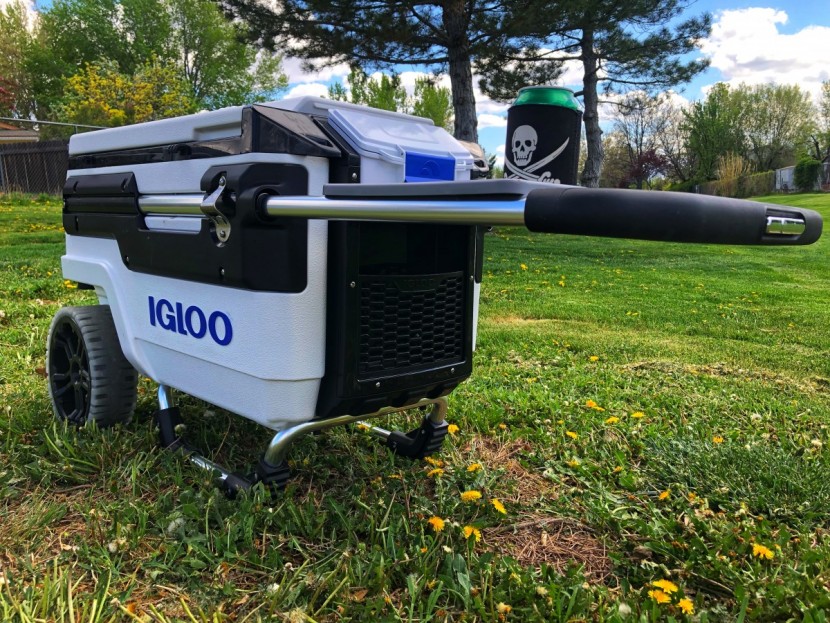 igloo trailmate marine - many features adorn this cooler, including bottle openers, extra...