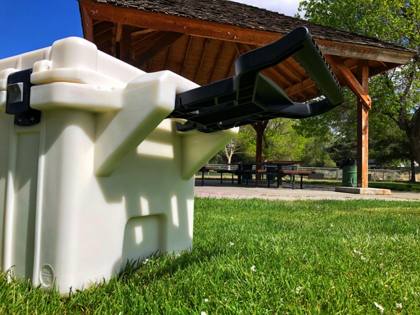 pelican elite wheeled - we think the pelican's trolley handle is far too short for this...