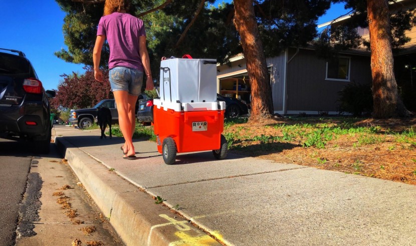 rovr rollr 60 - no need for an extra bag with the super handy, impressively large...