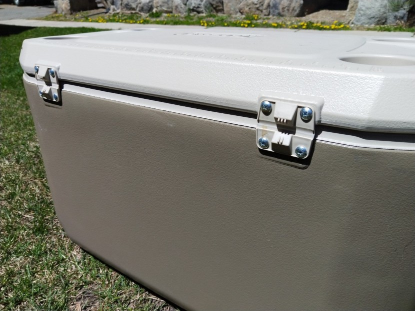 coleman xtreme 5-day 70qt - compared to the hinges found on the competition, the coleman's are...