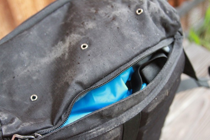 thule pack 'n pedal commuter - the stow-away rainfly was hidden, but once we found it, we were very...