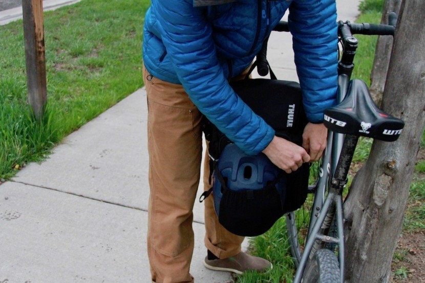 thule pack 'n pedal commuter - take this top pick anywhere you wish. it has all the features you...