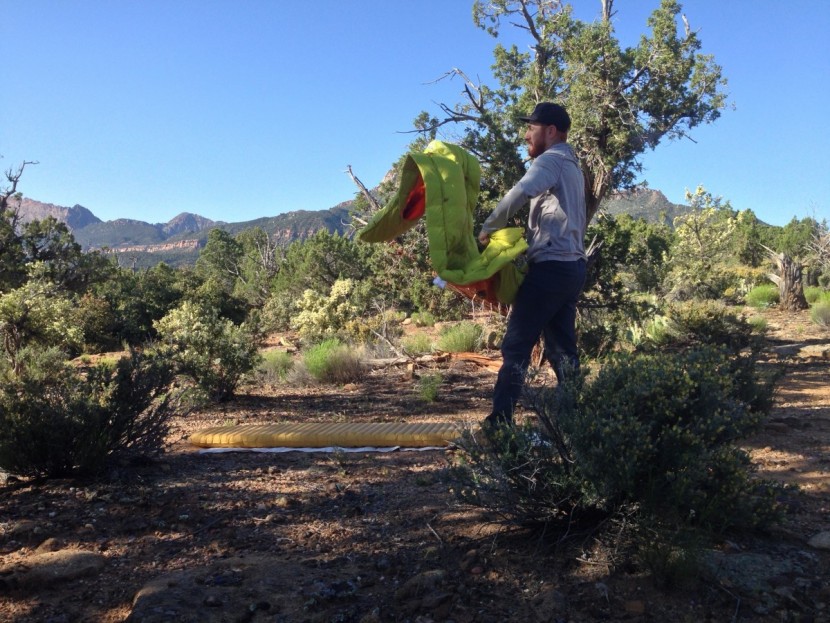 exped hyperquilt 36 - fluffing the exped hyperquilt while cowboy camping in the canaan...