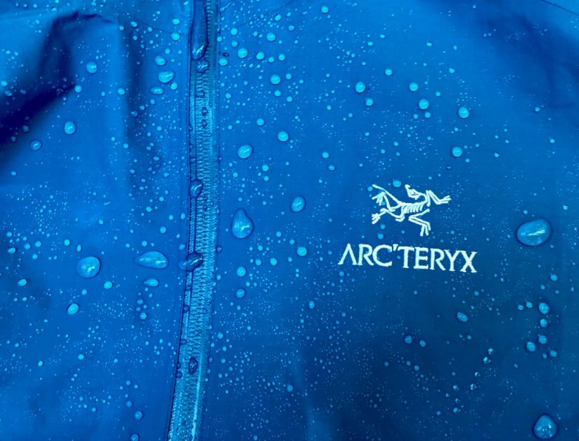 wind breaker jacket - the zeta sl uses gore-tex paclite fabric; it features an excellent...