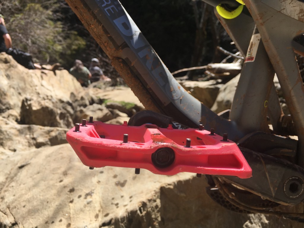 ht pa03a - grippy aluminum and nylon composite flat pedals.