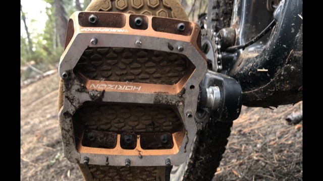 nukeproof horizon pro - the bearings are smooth and provide a controlled rotation.