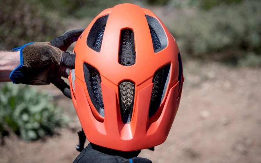 bontrager blaze wavecel - the 13 vents do a reasonable job of ventilating the blaze, although...