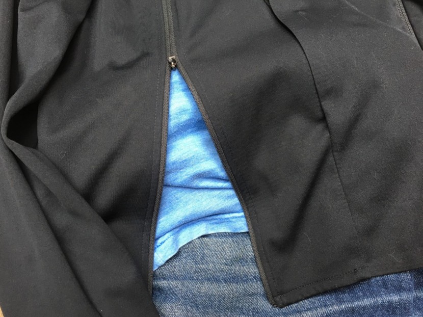 mammut ultimate v so hoody - the bottom zipper on the two-way underarm opening is unnecessary...