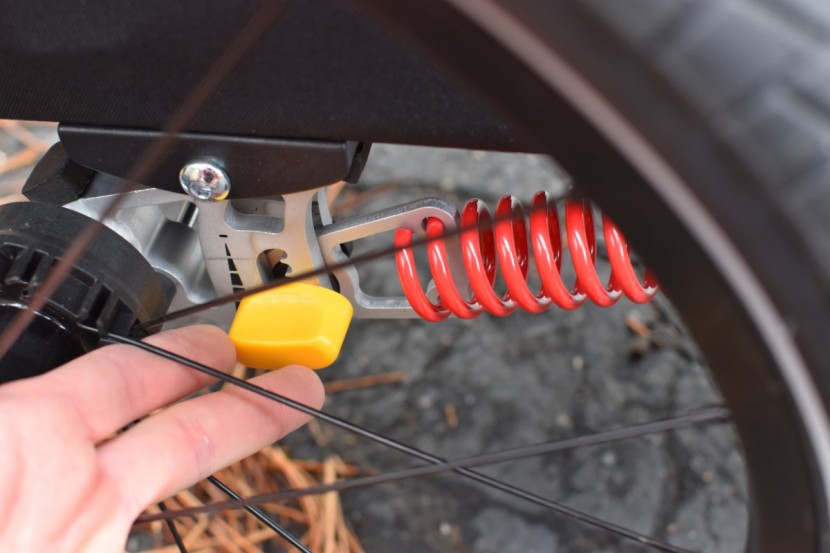 burley d'lite x - it was extremely difficult for testers to adjust the suspension...