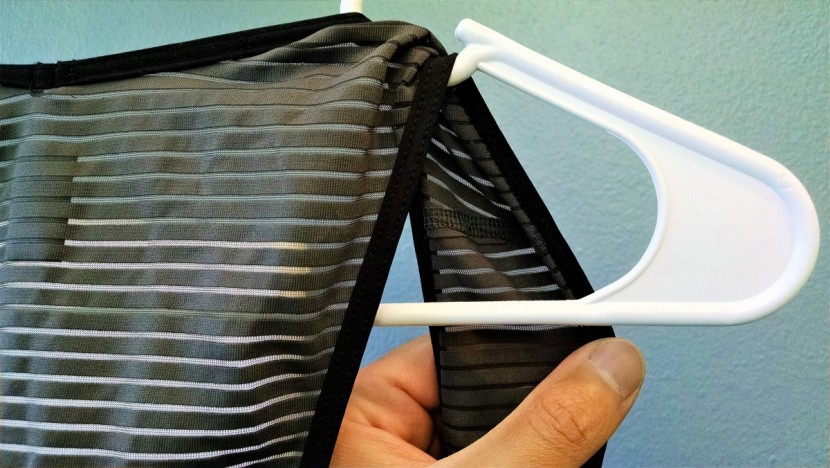 rapha cargo bib - wide, fine mesh shoulder straps are just another fine detail...