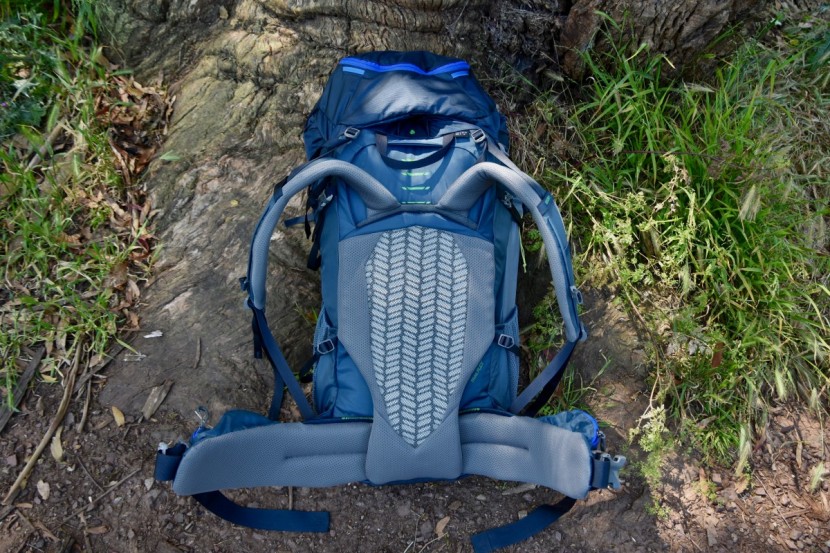 gregory stout 65 - the back panel features a ridged foam surface and the padding on the...