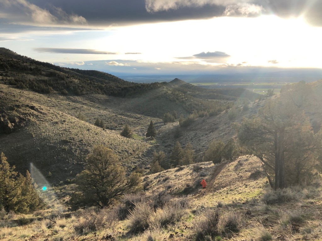 saucony peregrine iso - running in the evening sunlight in the hills surrounding grey butte...
