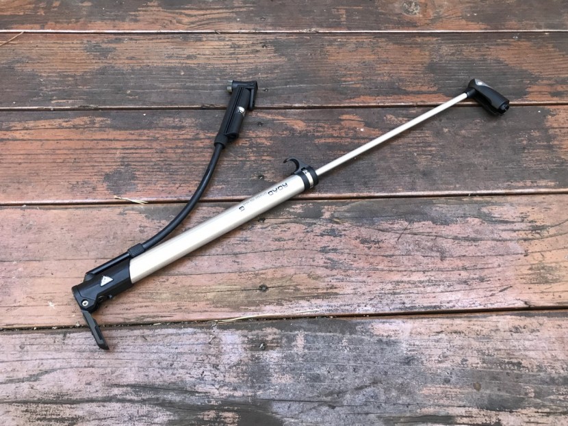 topeak road morph g - the road morph g has a foot pedal, t handle, an extendable hose, and...