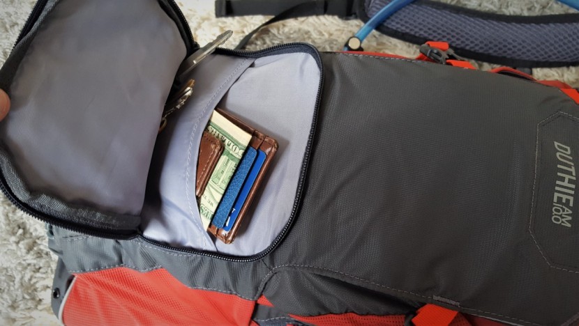 an extra exterior pocket provides additional storage and easy access.