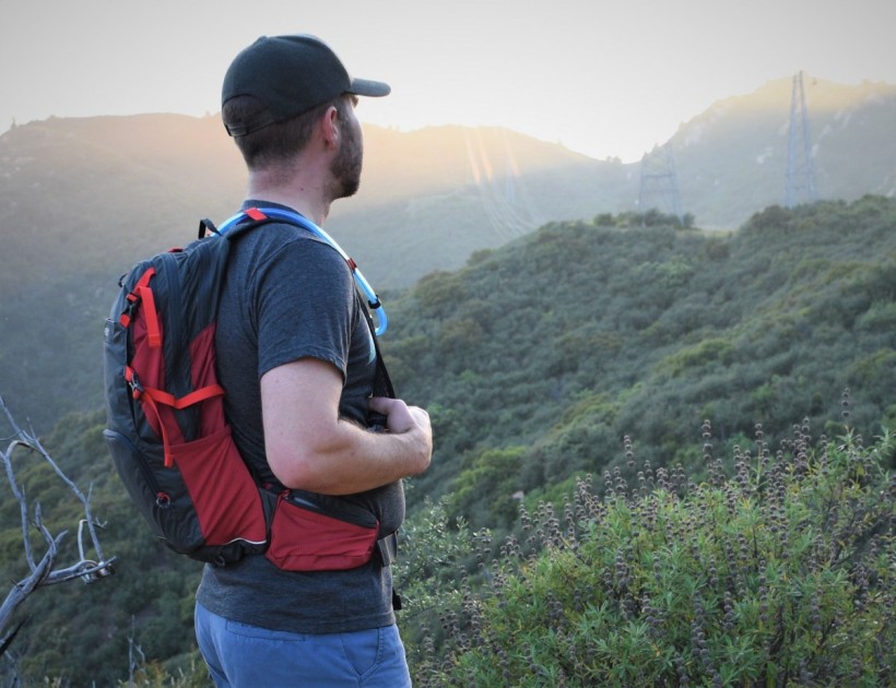 platypus duthie a.m. 10 - the contoured back panel and padded waist belt hug your body for a...