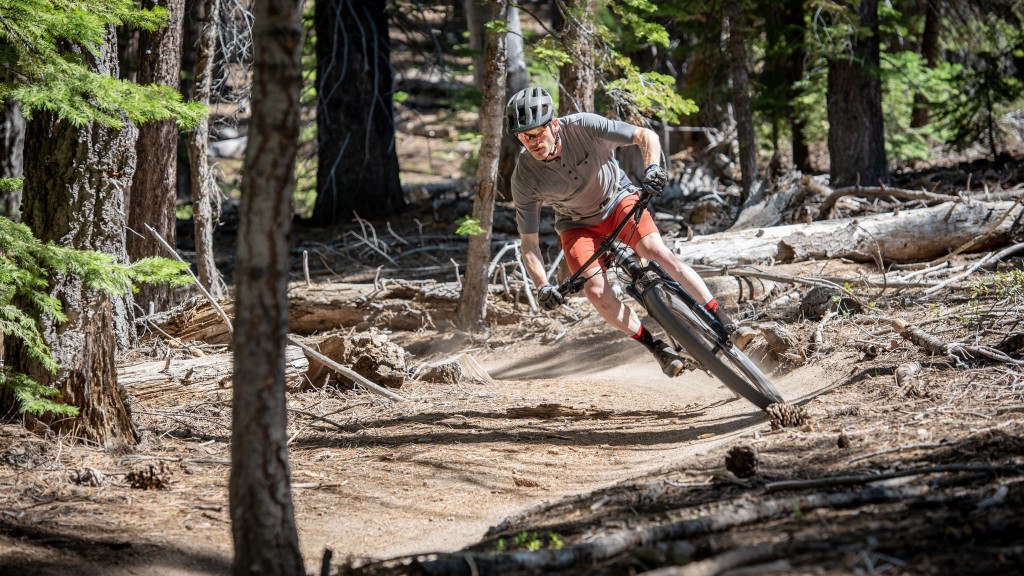 canyon neuron cf 8.0 - the neuron cf 8.0 is a lightweight and lively xc style trail bike.