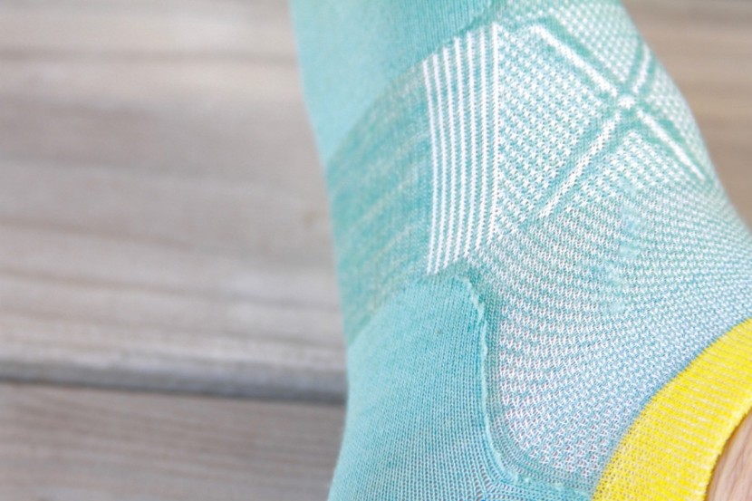 darn tough coolmax vertex tab no show ultra-light cushion - the entire sock provides a means for ventilation. when running we...