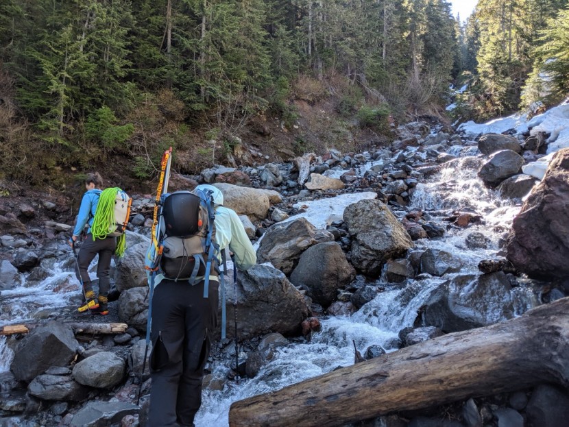 black diamond blitz 28l - with an external rope carry, the blitz performs well on the approach...