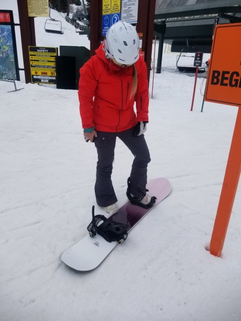 salomon pillow talk for women - the pillow talk is built wide with a tapered shape and a fish style...