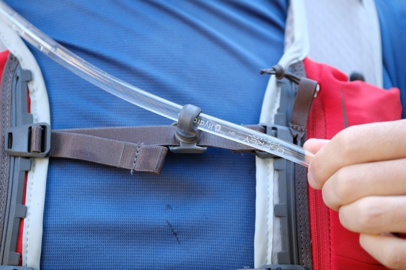 osprey duro 1.5 - the magnetic hose clip is simple and effective. it also allows for...