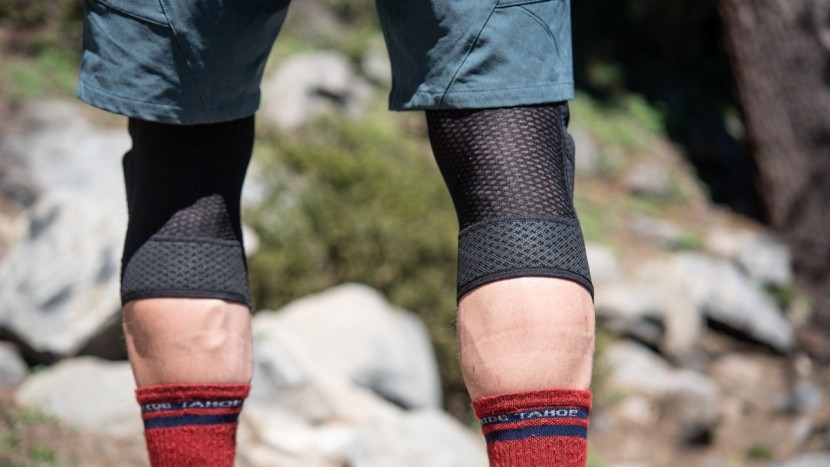 fox racing enduro knee sleeve - ventilation is impressive, the rear mesh allows heat to escape while...