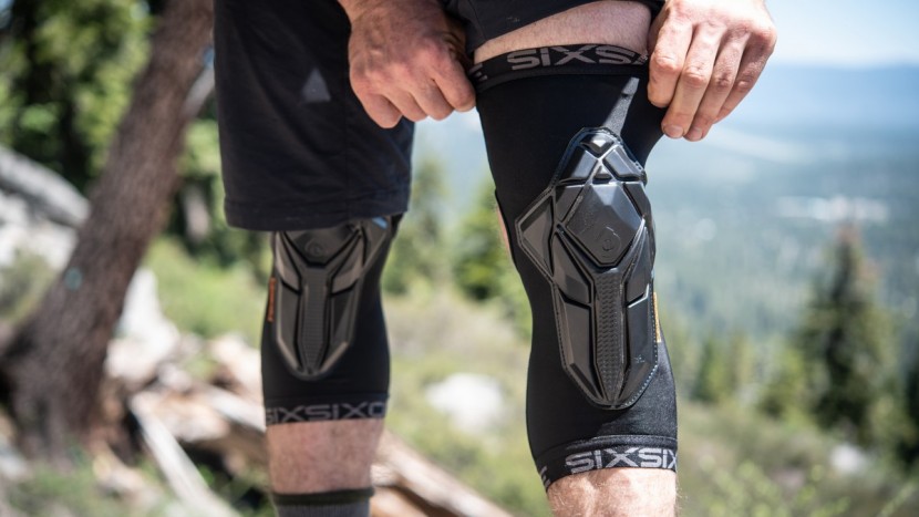 thumbnail image 2 of SixSixOne Comp AM Knee Pads - Black, Unisex Adult Cycling Protection (MPN 7138-05-051) 2 of 6