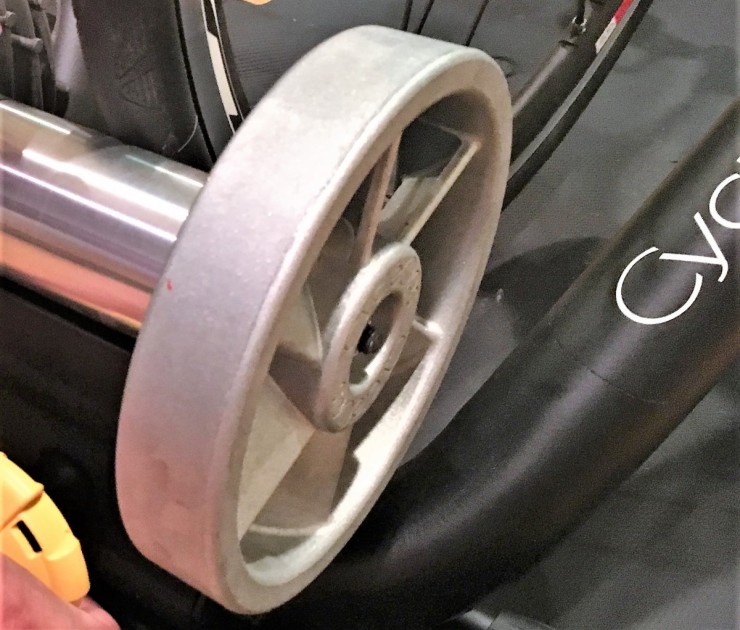 saris fluid 2 - you can see the clever way the fluid 2's flywheel is also designed...