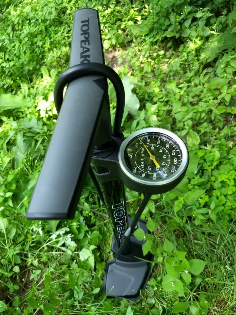 topeak joeblow pro x - a nice big top mounted gauge.