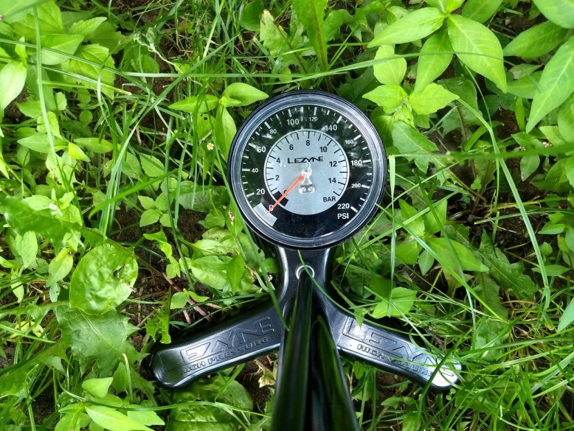 lezyne steel floor drive - the newly upgraded giant gauge of the steel floor drive.