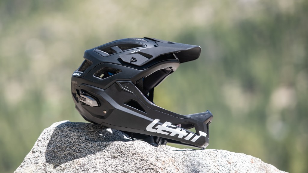 leatt mtb enduro 3.0 - the dbx 3.0 has a distinct look. it is polarizing to say the least.