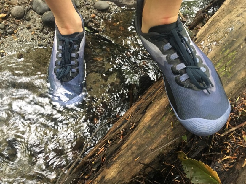 merrell vapor glove 4 for women - the vapor glove 4 is made of an impressively water-resistant fabric...