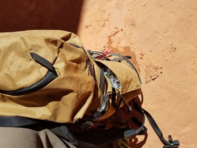 mountain hardwear scrambler 35 - the side pockets on the scrambler held a used wag bag nicely, and...