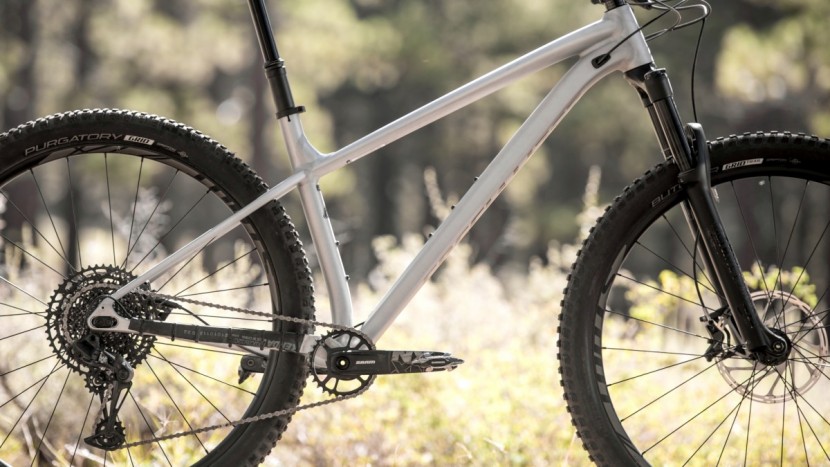specialized fuse expert 29 - there's something about the brushed aluminum frame that everyone...