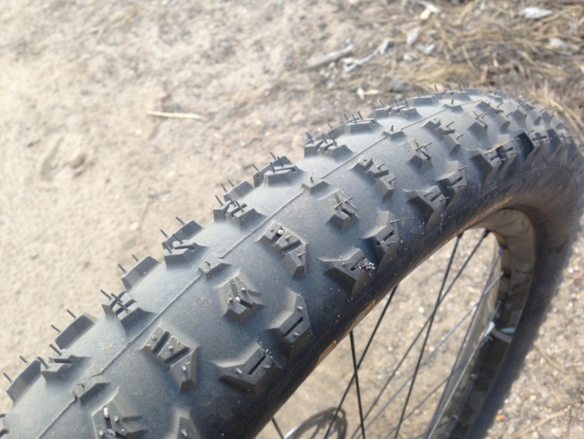 continental trail king protection apex 2.6 - the side knobs are medium height with some pretty substantial gaps...